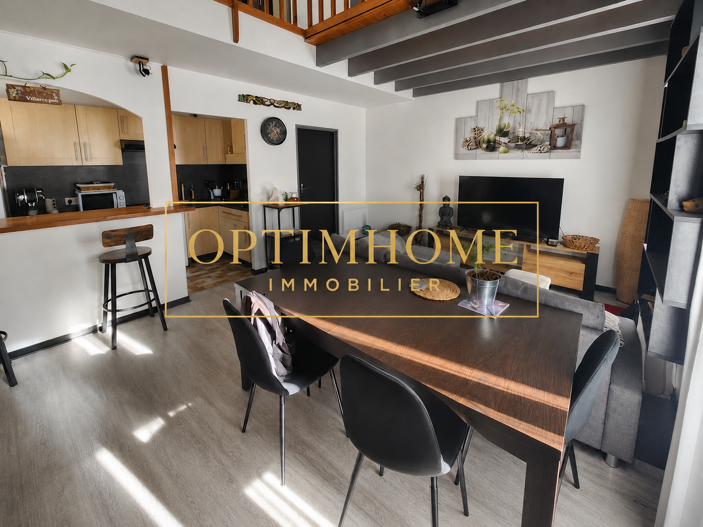 Appartement rénové avec balcon à vendre à Hyères 83400 en mandat exclusif